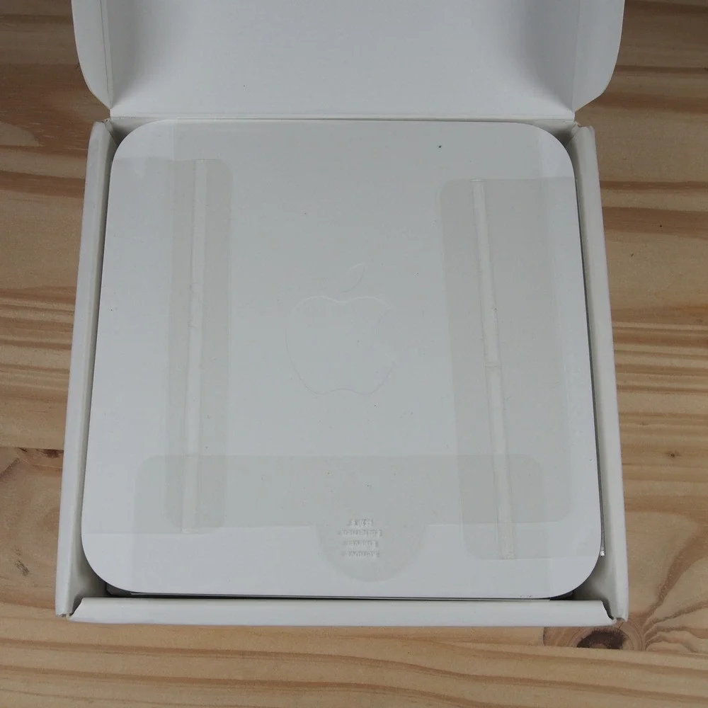 Apple AirPort Extreme Base Station A1143 2nd Gen MB053LL/A 802.11n WiFi‎ Router